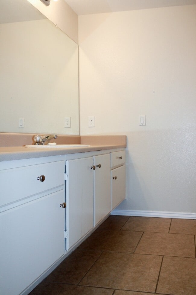 Building Photo - Condo in South Temecula