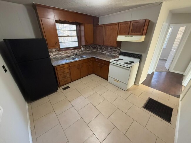 Building Photo - 5009 Brewer Ct