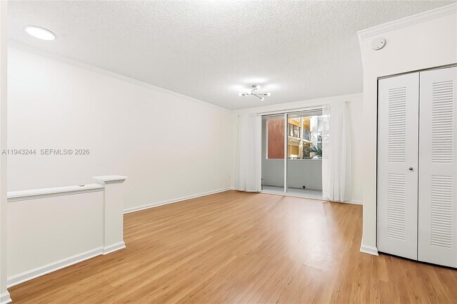 Building Photo - 17150 N Bay Rd