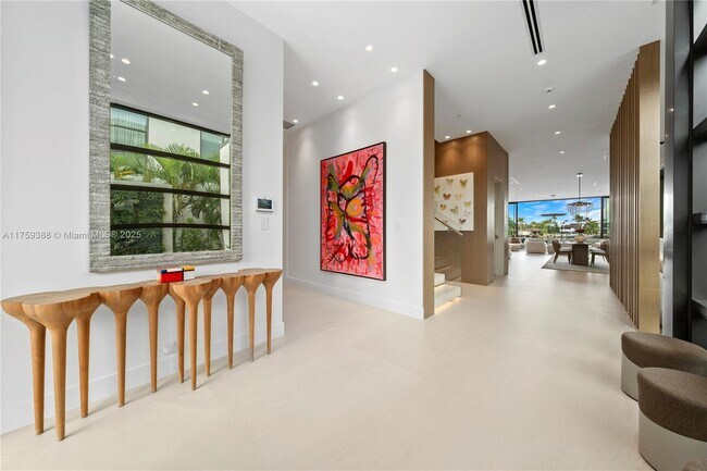 Building Photo - 315 N Shore Dr