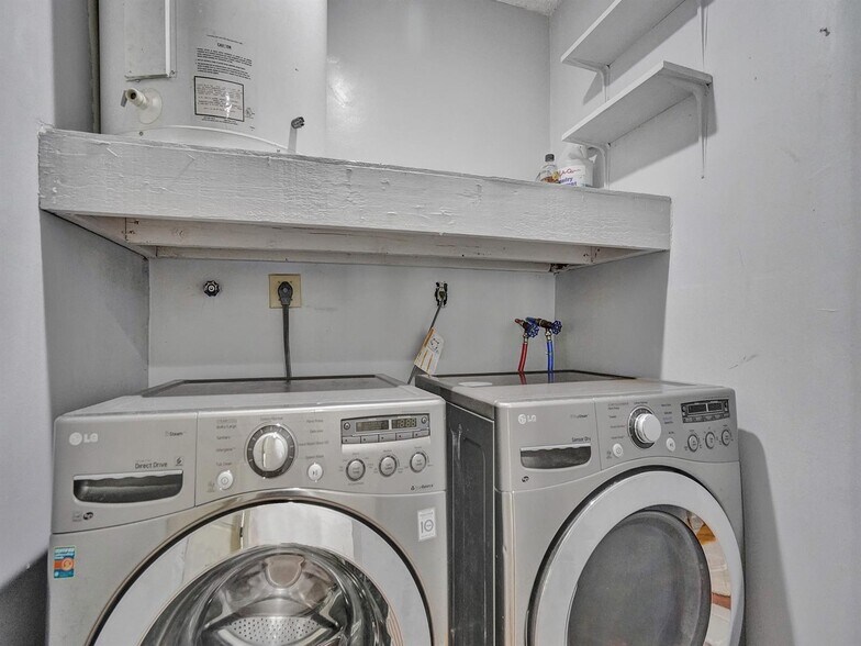 Building Photo - 3727 NW 107th Ter