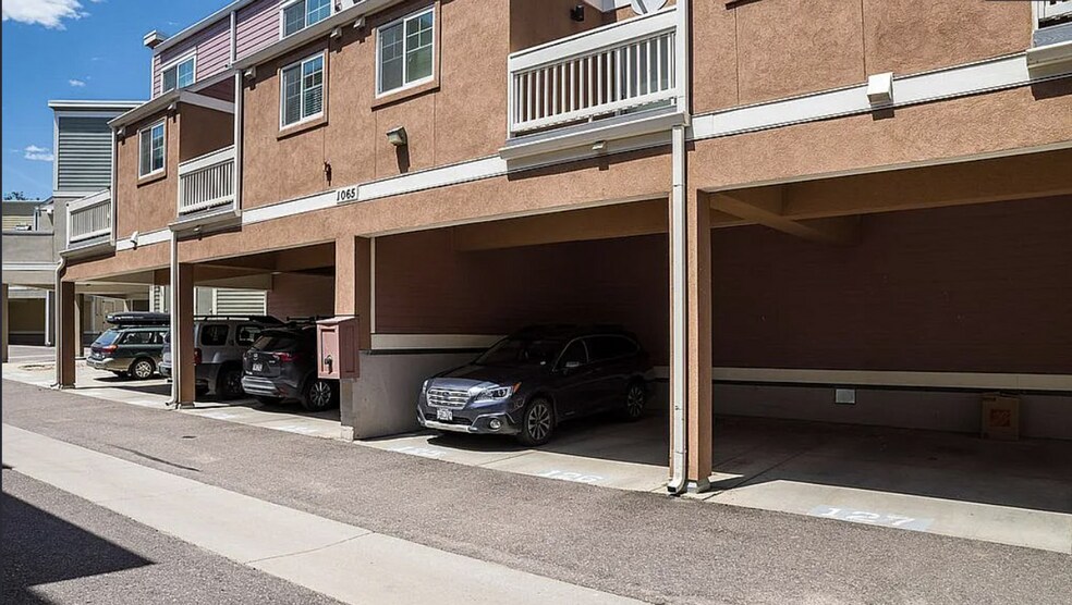 Building Photo - 1065 Laramie Blvd