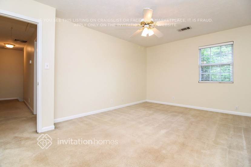 Building Photo - 612 Brighton Dr NW