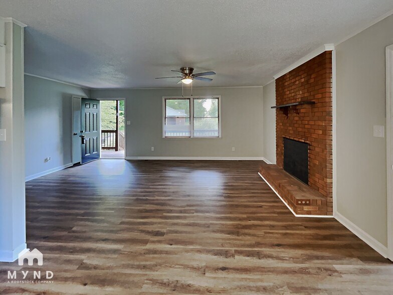 Building Photo - 4317 Freeport Dr