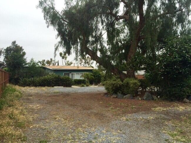 Building Photo - 3 Bedroom/2 bathroom home now available in...