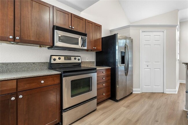 Building Photo - 1454 FARRINGDON Cir