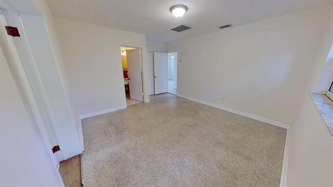 Building Photo - 6374 Hampton Dr N