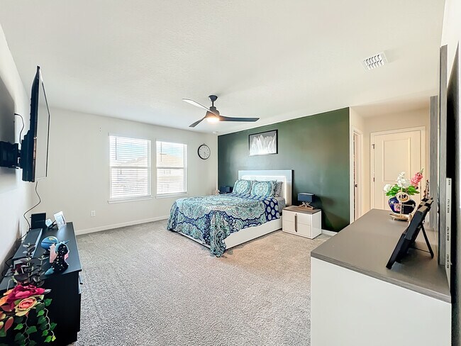 Building Photo - 1021 Savannah Palms Blvd