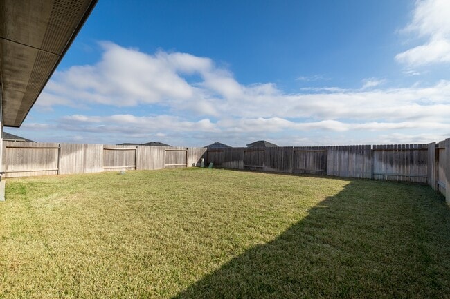 Building Photo - 3915 Sparkman Ln