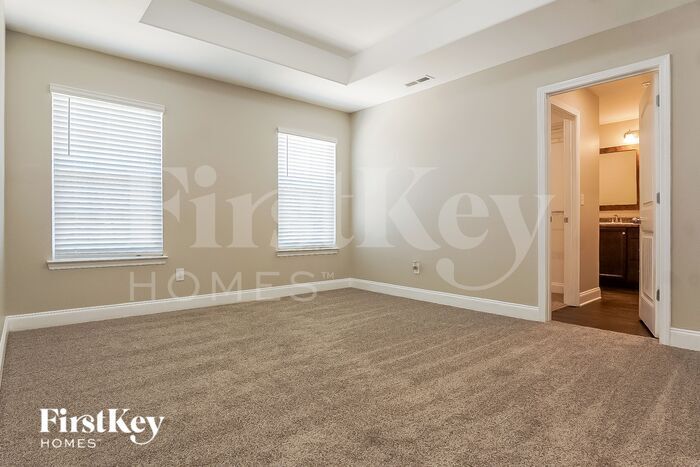 Building Photo - 2043 Village Ridge Cir