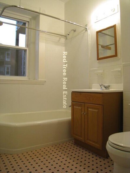 Building Photo - 1589 Beacon St
