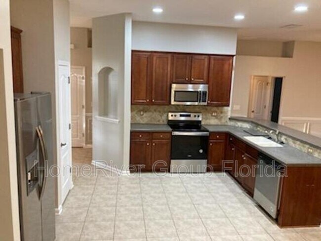 Building Photo - 2575 Creekfront Dr