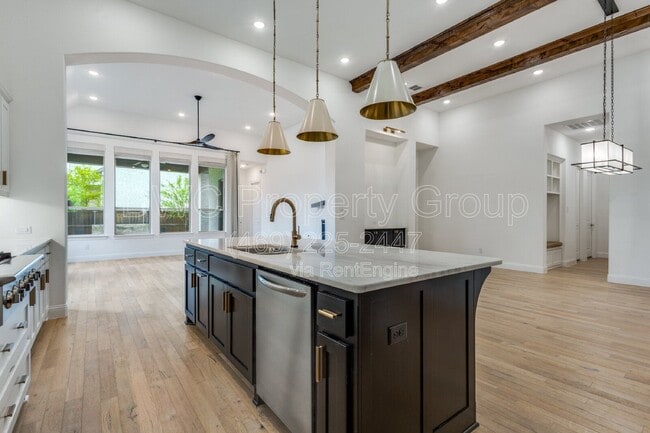 Building Photo - 3213 Alexandra Ln