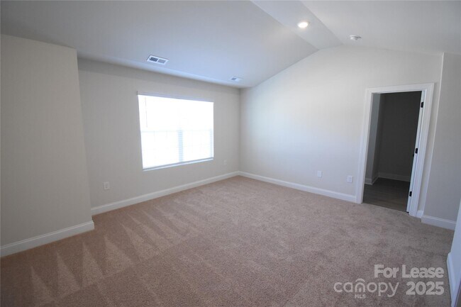 Building Photo - 3519 Narrow Ln