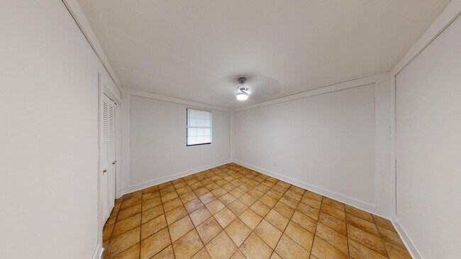 Building Photo - Cute & Cozy 1 Bedroom Apt - Water INCLUDED...