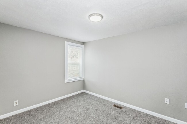 Building Photo - Tons of Space Plus a Two Car Garage!!!
