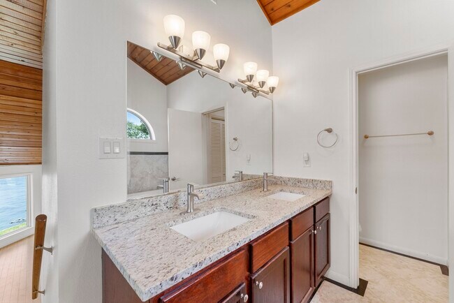 Building Photo - 3920 Brookhaven Dr