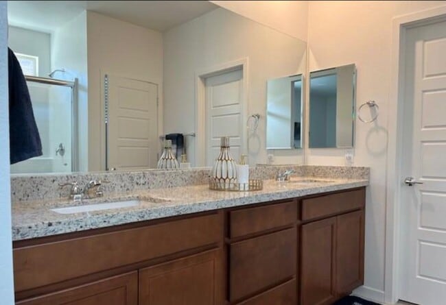 Building Photo - Beautiful one-story home in the golf course community of Mountain Falls