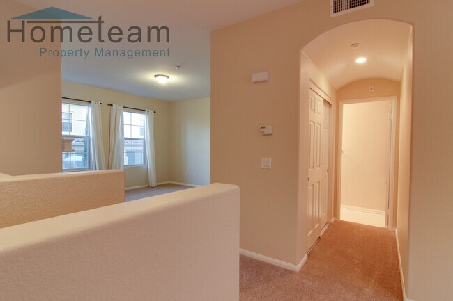 Building Photo - 2BR/2.5BA 1458 SQFT Eastlake/Chula Vista T...