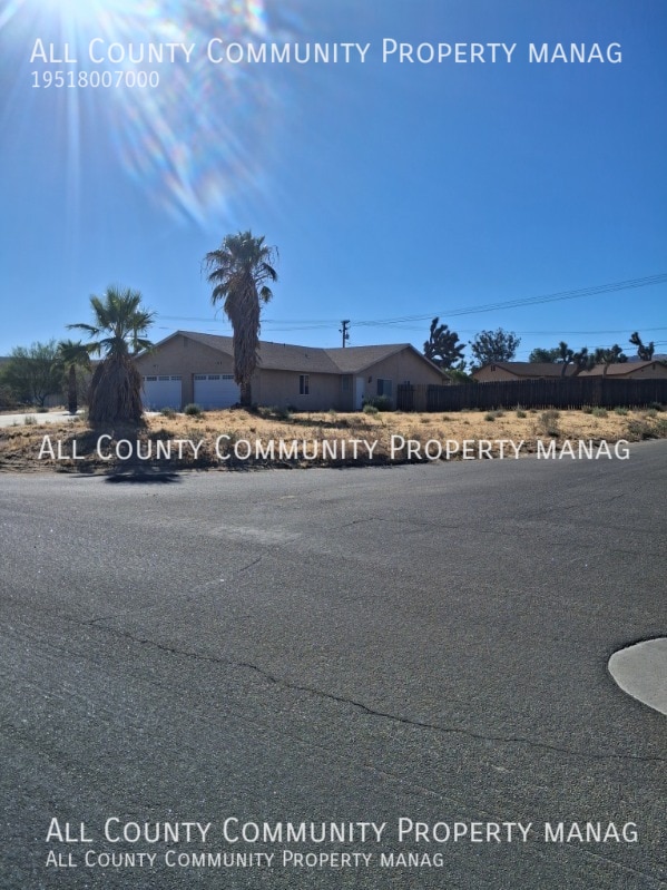 Building Photo - 58439 Palisade Dr