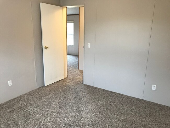 Building Photo - 3 Bedroom 2 Bath Home on 2 Acres For Rent!