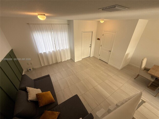 Building Photo - 412 NW 12th Pl