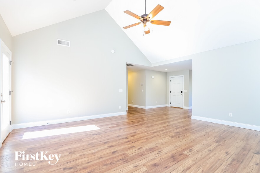 Building Photo - 17 Baker St