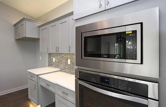 Building Photo - Beautiful 5 Bed/3 Bath House Available February 1st, 2026!