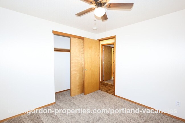 Building Photo - 9641 SE Schiller St