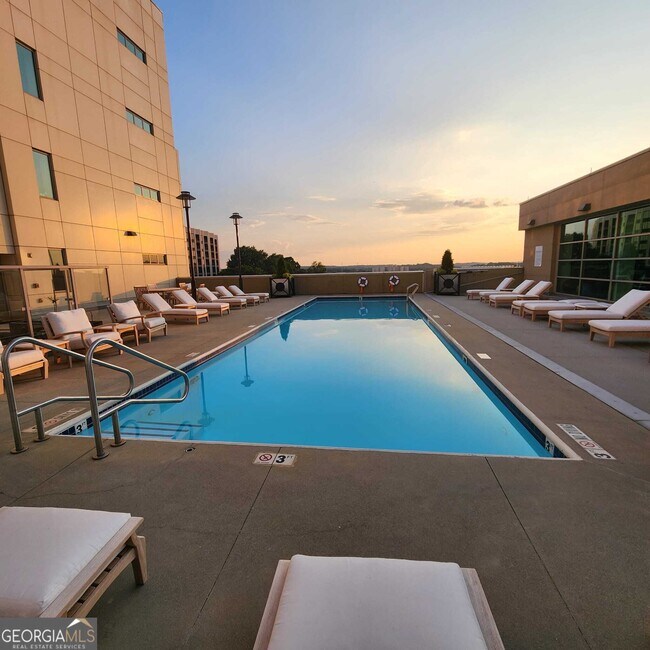 Building Photo - 1100 Howell Mill Rd NW