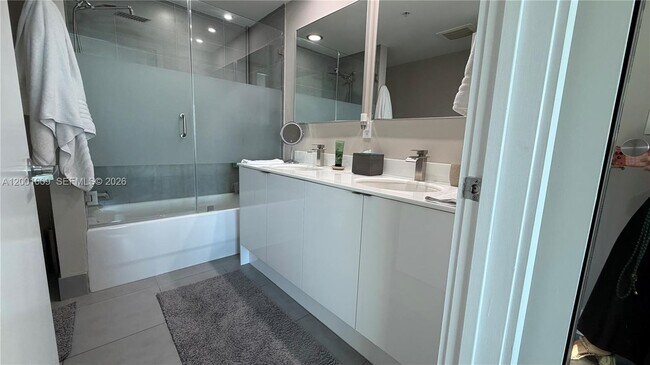 Building Photo - 92 SW 3rd St