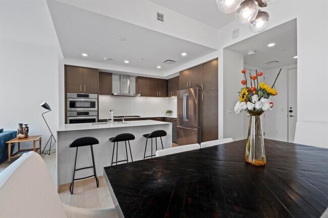 Building Photo - 301 West Ave