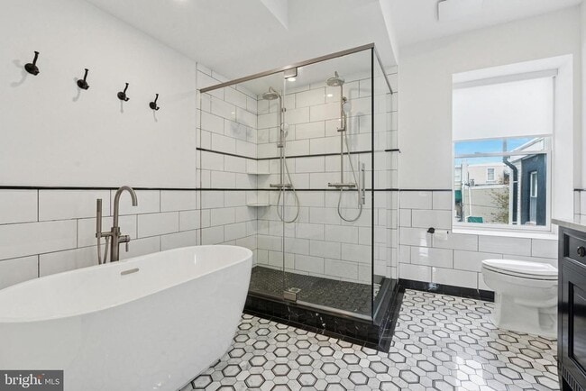 Building Photo - 2317 E Cumberland St