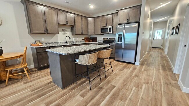 Building Photo - 1327 Autumn Ridge Dr