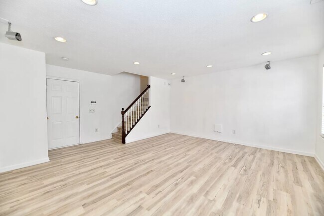 Building Photo - 11888 Esty Way
