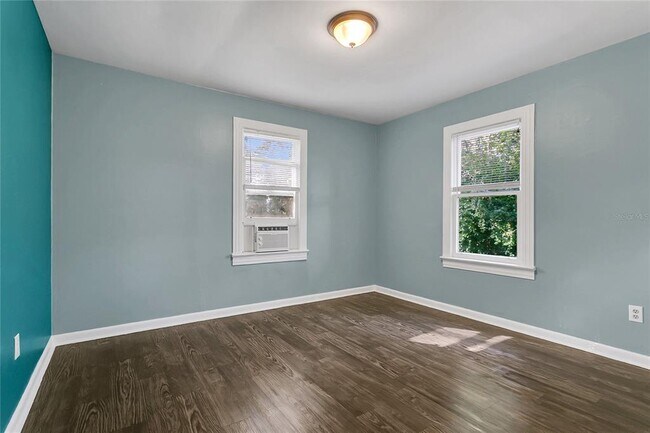 Building Photo - 1204 34th St