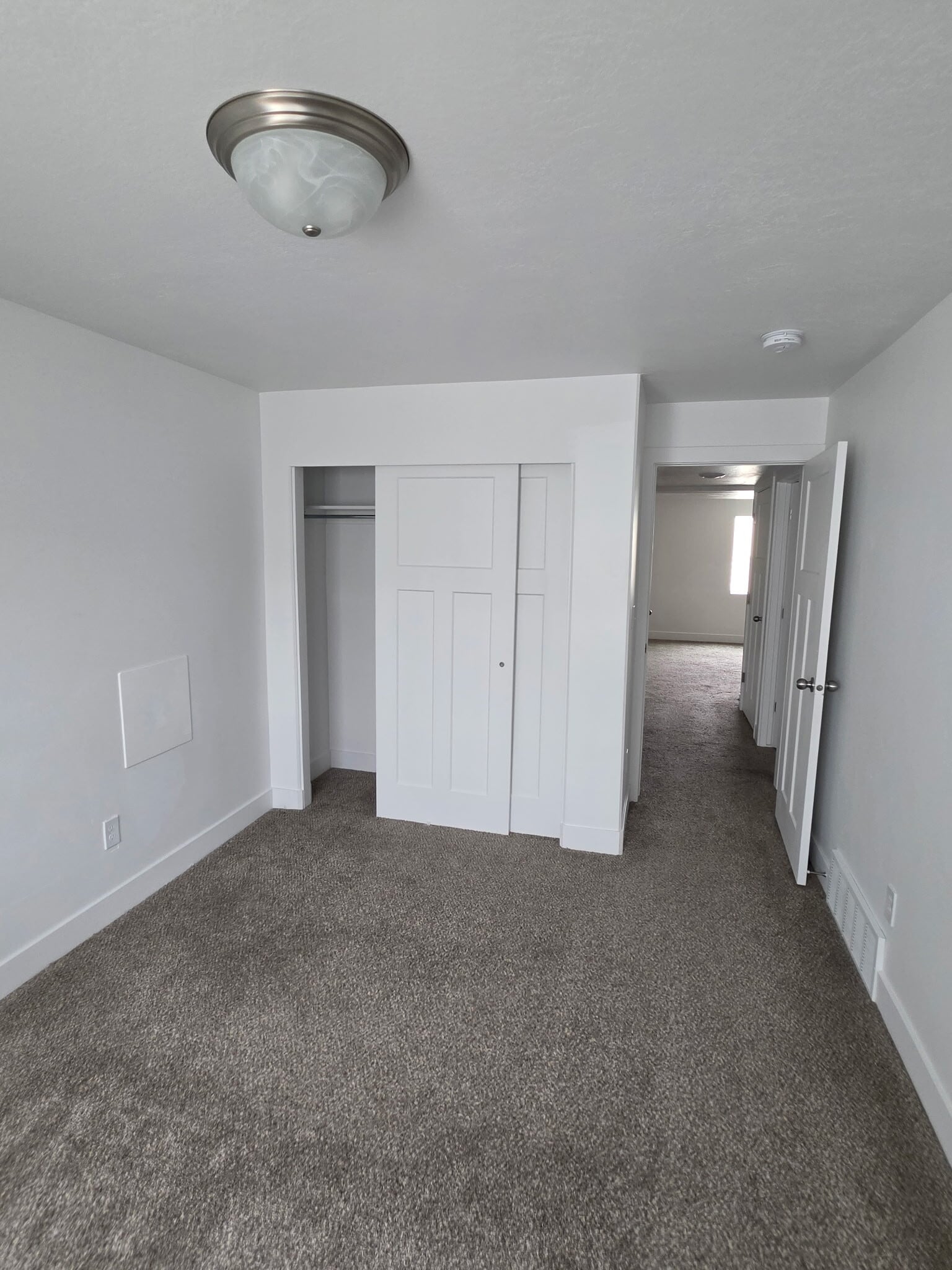 Building Photo - 658 N Butte Ln