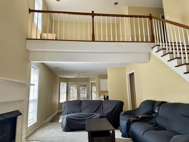 Building Photo - 109 Twin Oaks Ct