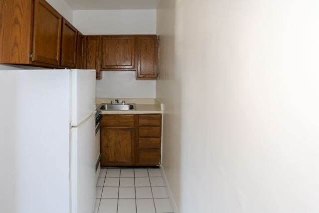 Building Photo - 516 W Melrose St