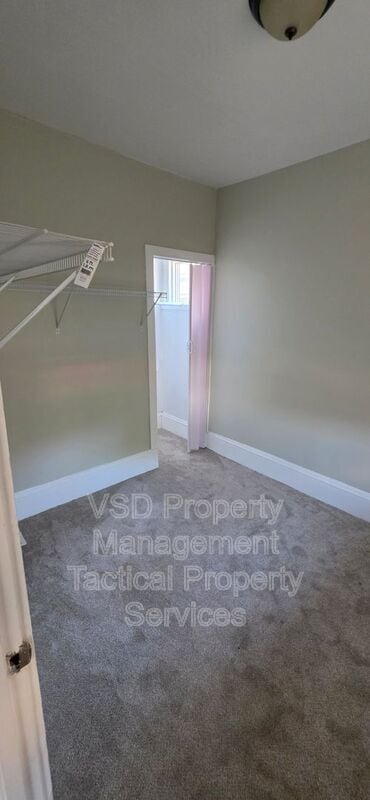 Building Photo - 3062 W 51st St