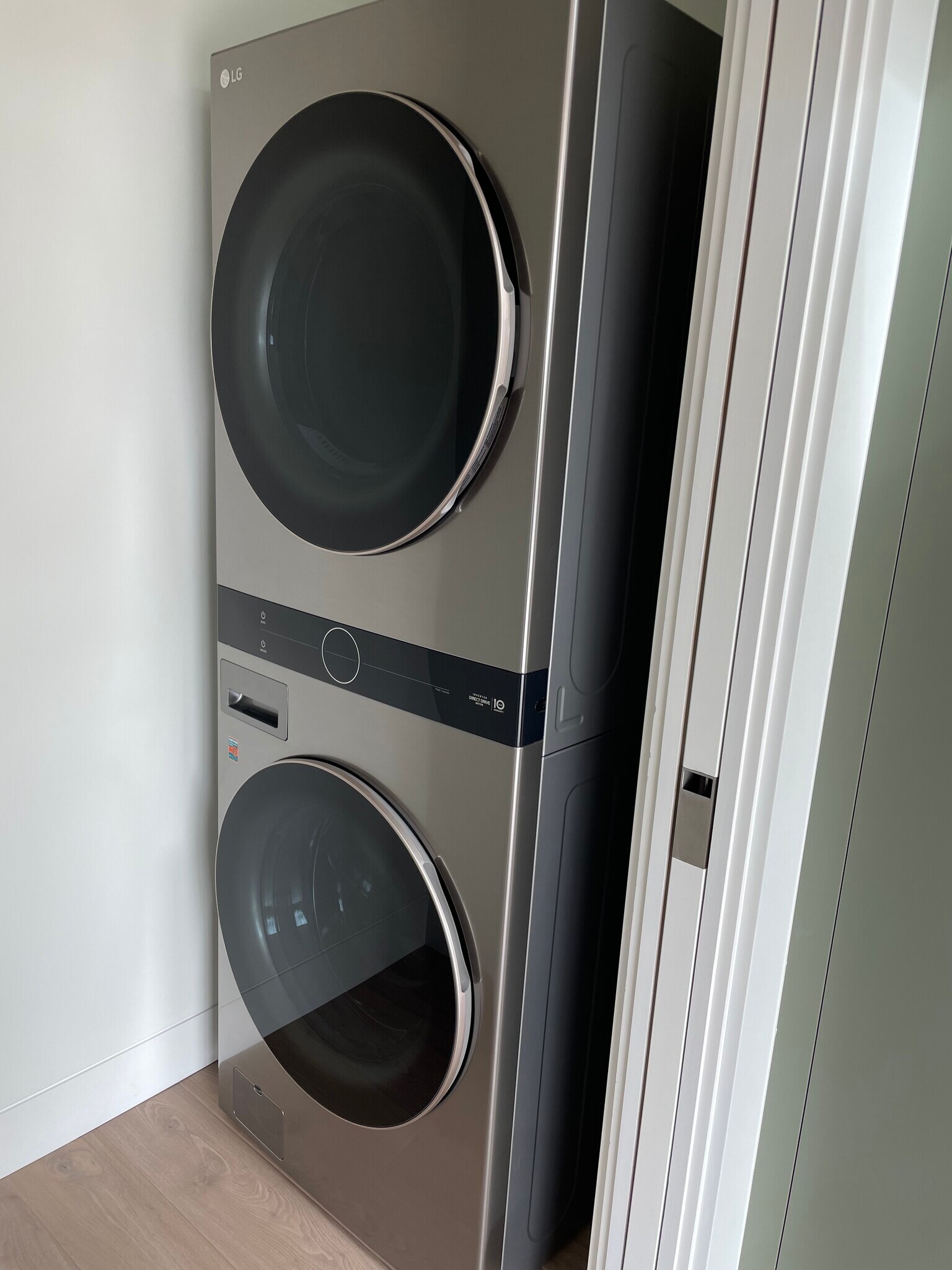 In unit washer & dryer - 1825 Wilstone Ave