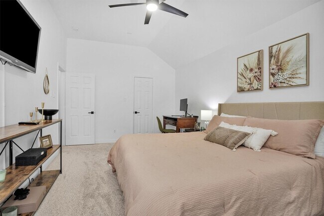 Building Photo - 3006 E Lake Falls Cir