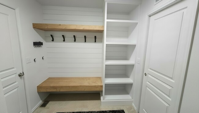 Building Photo - 25 S Shumway Ave