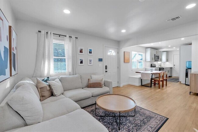 Building Photo - 1520 Foote St NE