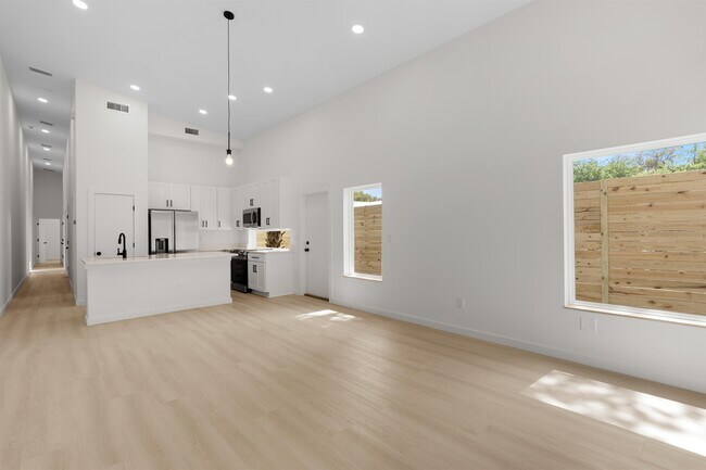 Building Photo - 29 Masters Dr