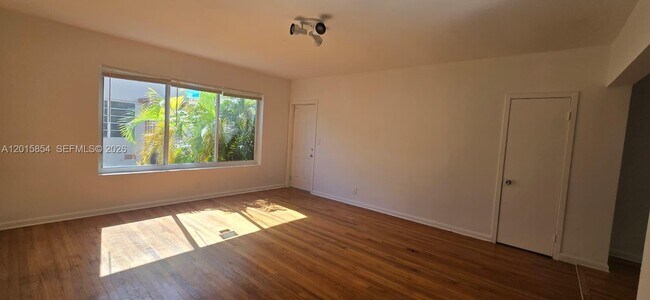 Building Photo - 615 82nd St