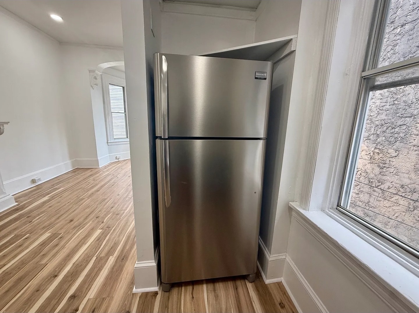 Building Photo - 4024 Spring Garden St