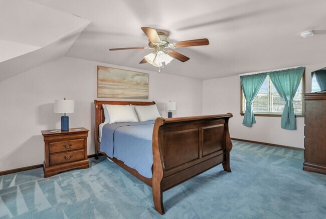 Building Photo - 5457 Warren St