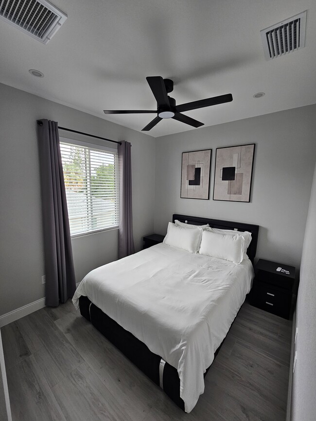 Building Photo - 8797 Rose Way