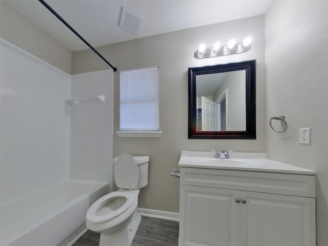 Building Photo - 3114 Kelling St